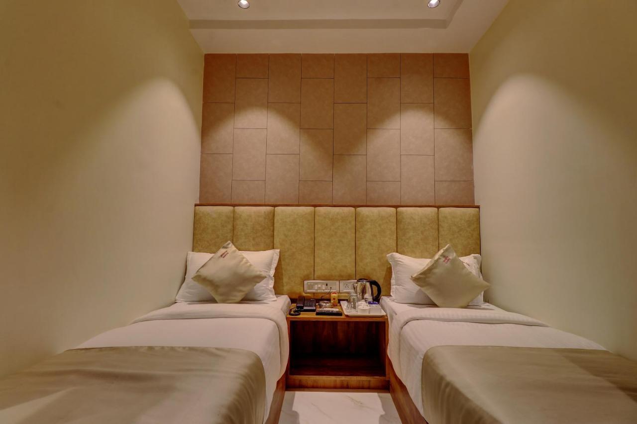 Hotel Amber Suite Near Mumbai Airport Bagian luar foto